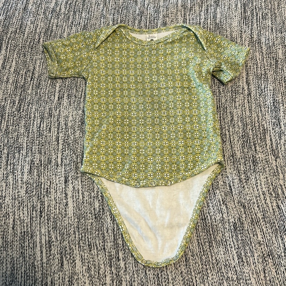 Kate Quinn Onesie Size 12-18 month